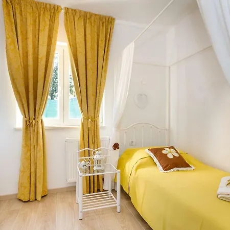 Ivetta Villa *